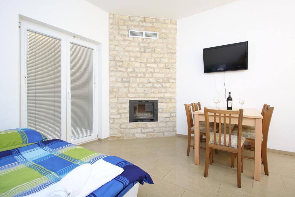 Apartments Jasmina Novalja Ngoại thất bức ảnh