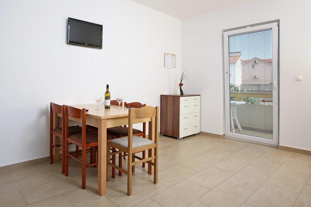 Apartments Jasmina Novalja Ngoại thất bức ảnh