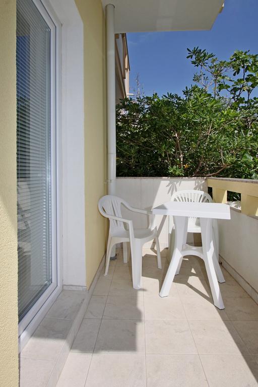 Apartments Jasmina Novalja Ngoại thất bức ảnh